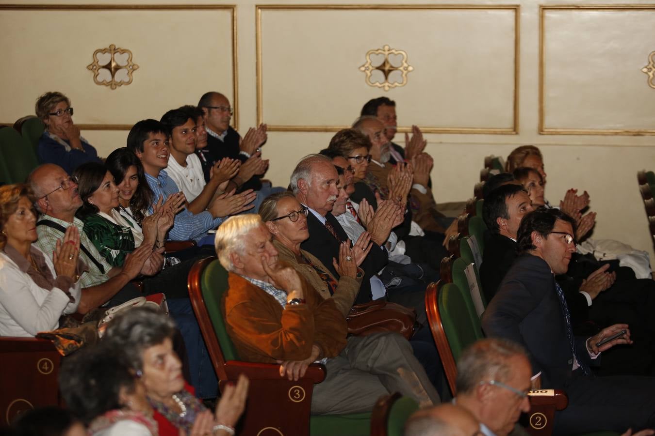 Clamor por la unidad del Archivo de Salamanca en el Teatro Liceo (2/2)