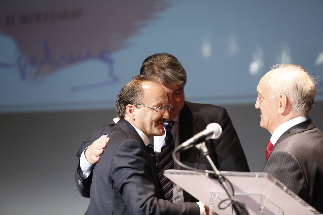 Clamor por la unidad del Archivo de Salamanca en el Teatro Liceo (2/2)