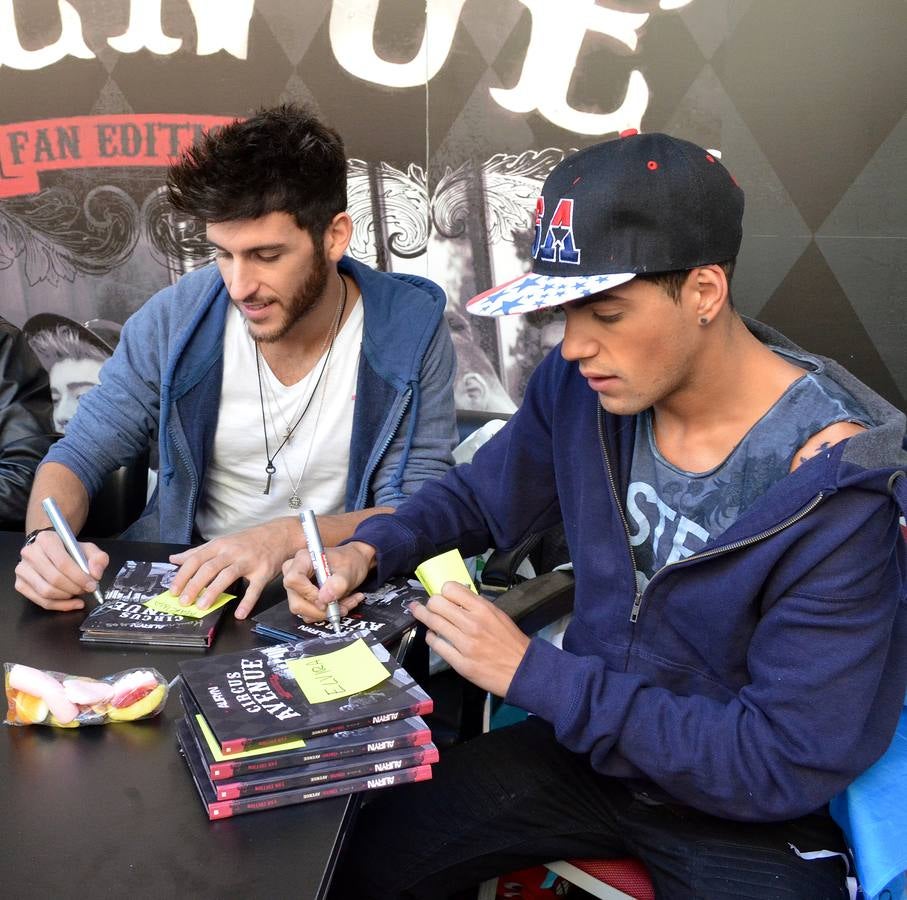 Multitudinaria firma de discos de Auryn en El Corte Inglés de Valladolid