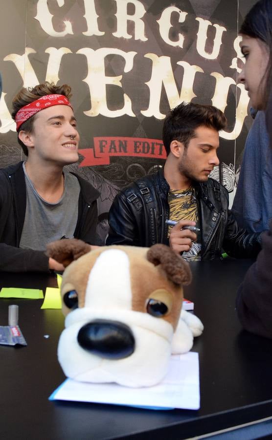 Multitudinaria firma de discos de Auryn en El Corte Inglés de Valladolid