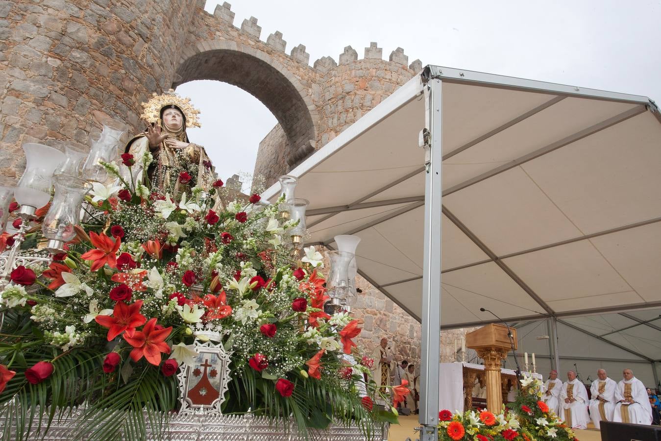 Misa de apertura del Año Jubilar Teresiano y el V Centenario del nacimiento de Santa Teresa, en Ávila