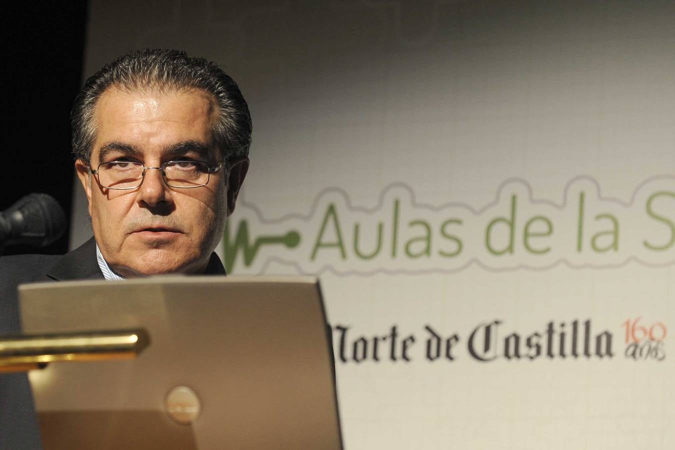 El doctor Antonio Villar, durante su conferencia.