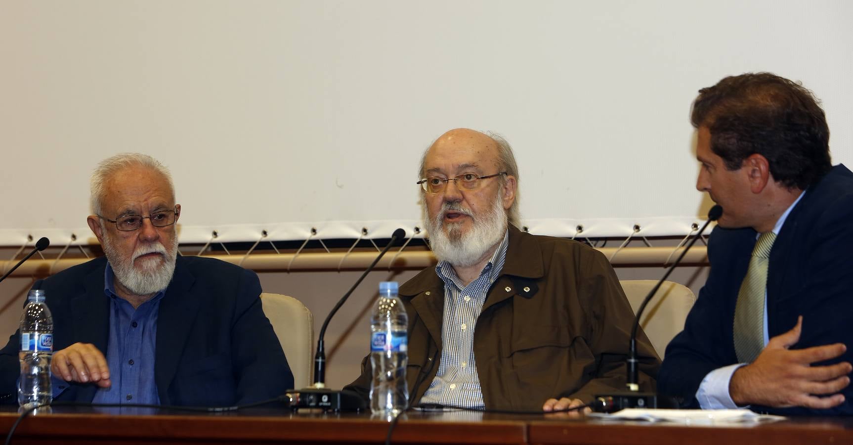 Gonzalo Suárez y José Luis Cuerda en el Aula de Cultura de El Norte de Castilla