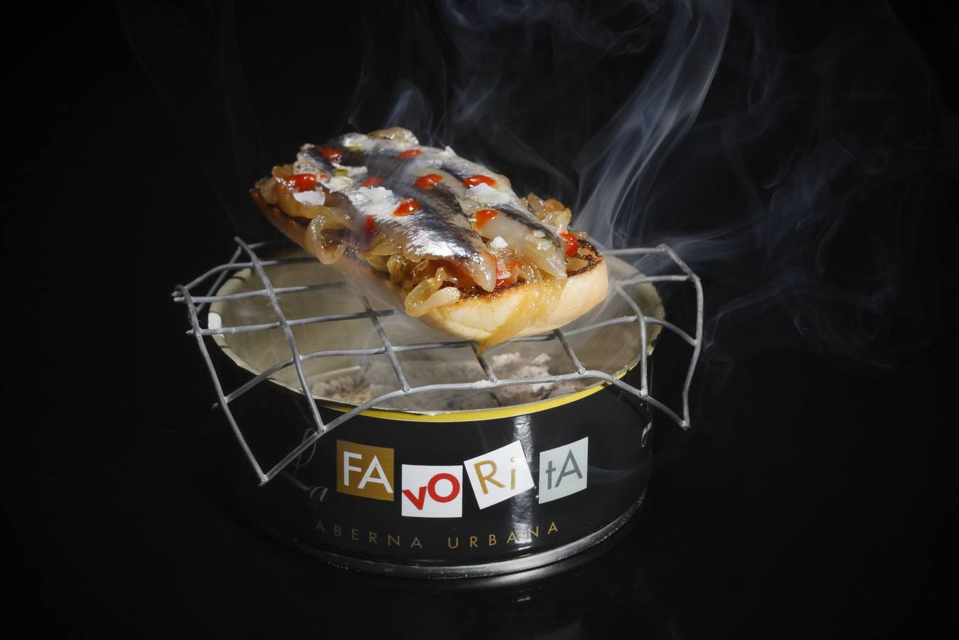 Anchoas a la parrilla con aceite de carbón. <strong>Participante.</strong> La Favorita (Burgos). <strong>Dónde probarlo:</strong> La Abadía (Guadamacileros).
