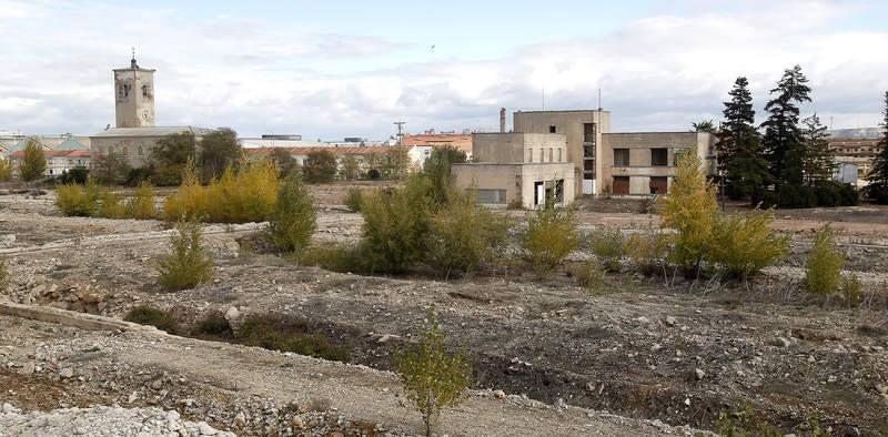 Terrenos abandonados de la antigua azucarera Ebro Agrícola en Venta de Baños (Palencia)