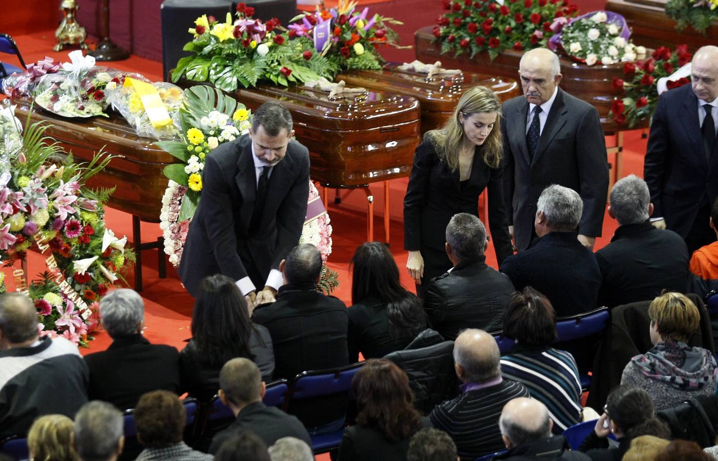 Los Reyes presiden el funeral en Bullas por las víctimas del accidente de autobús