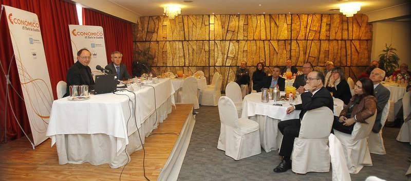 El crítico gastronómico José Carlos Capel en el Foro Económico de El Norte de Castilla en Palencia