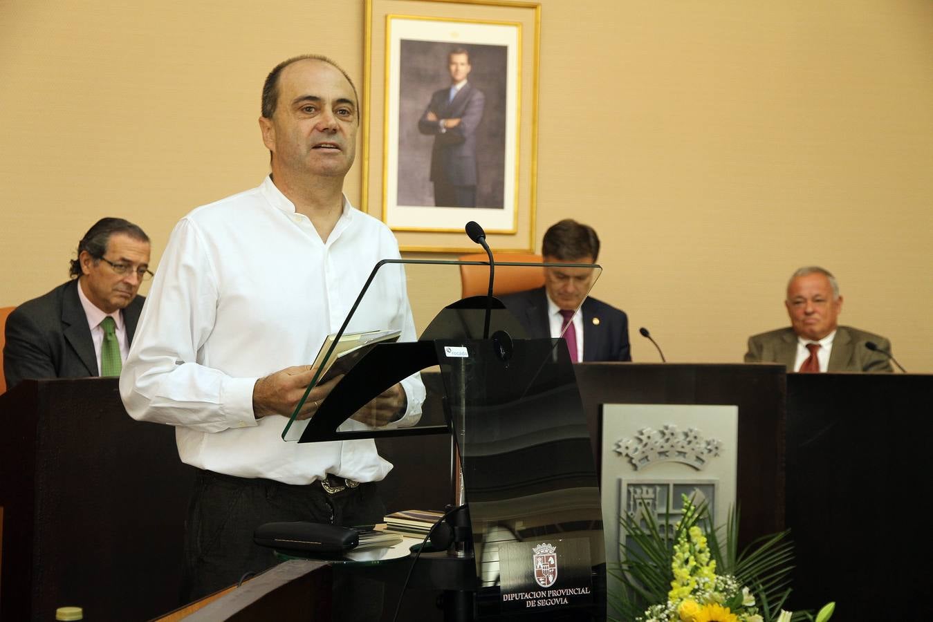 El poeta Fermín Herrero recoge en Segovia el XXIV Premio de Poesía Gil de Biedma