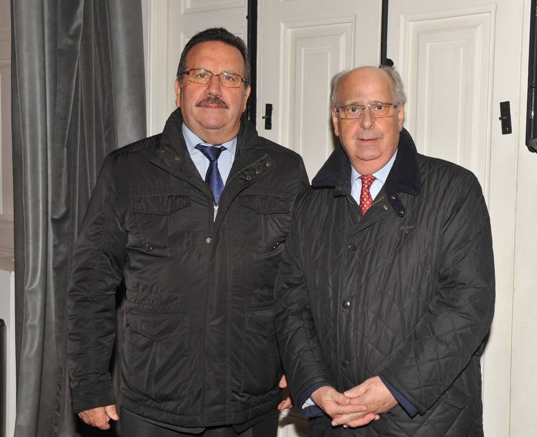 Ángel Concejo de Opel Vepisa con Pedro Muñoz, de Justo Muñoz.