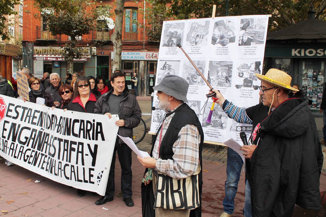 Protesta contra los desahucios en el barrio de Delicias de Valladolid