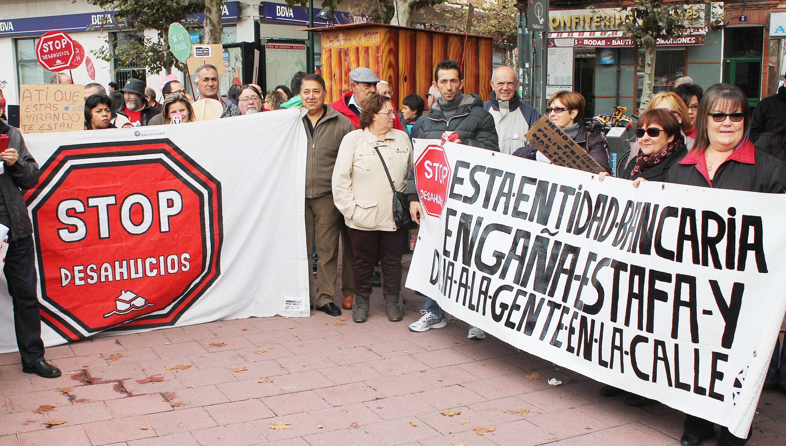 Protesta contra los desahucios en el barrio de Delicias de Valladolid