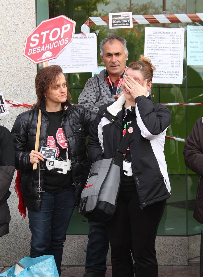 Protesta contra los desahucios en el barrio de Delicias de Valladolid