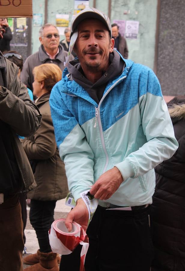 Protesta contra los desahucios en el barrio de Delicias de Valladolid