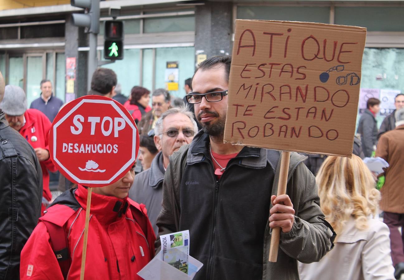 Protesta contra los desahucios en el barrio de Delicias de Valladolid