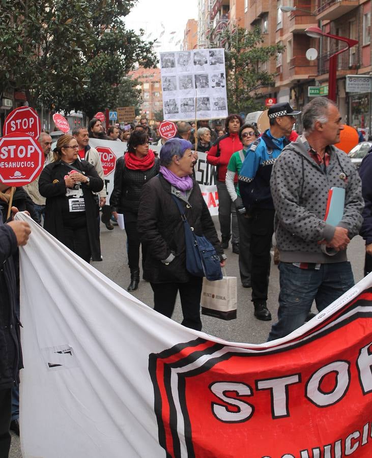 Protesta contra los desahucios en el barrio de Delicias de Valladolid