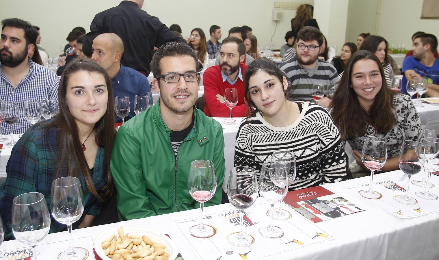 Los estudiantes de Enología María Curiel, Iván Gómez, Sara de Anta y Aránzazu Álvarez.