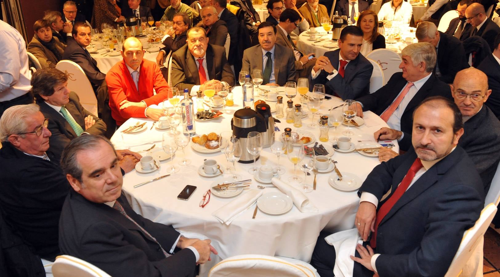 Jesús Aguilar (Consejo de Farmacéuticos), José María Toribio (cliente del Santander), Enrique de la Viuda (Cadena SER), César Castrillo (Castrillo), Javier Velasco (Velasco Estero), Luis Miguel Cancio (Cancio Muebles de Cocina), Miguel Ángel Vicente (Banco Santander), Pedro González (Graes 2009), Moisés Ferreras (cliente del Santander) y Fernando Palacios (Banco Santander).