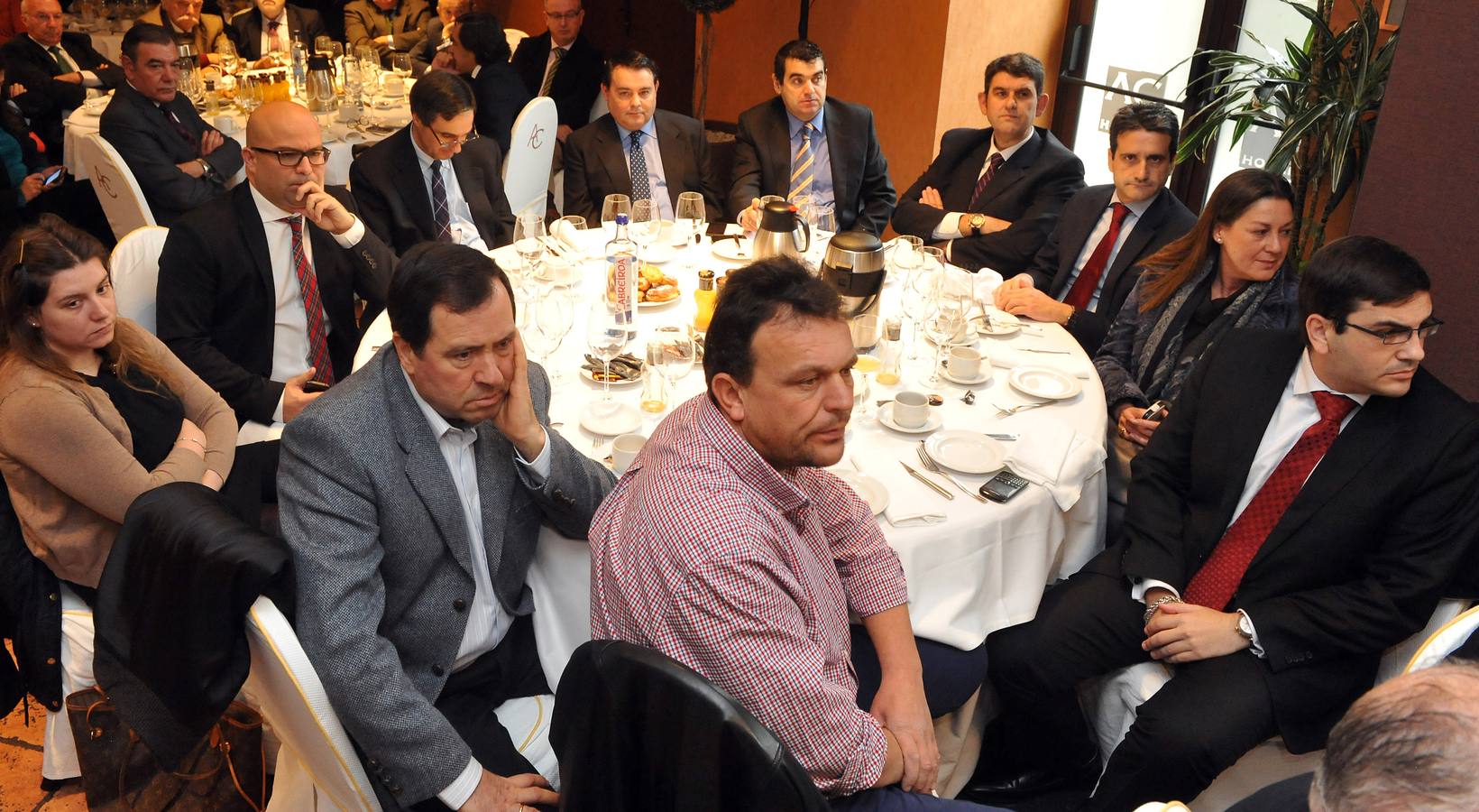 Francisco Robledo y Mauricio Herráez (UCCLÁvila), Nuria Encinas (Grupo Zener), Domingo Rodríguez (El Norte), Raimundo Cadenas (Fluxika), Teodoro Hernández (Morteros Tudela Veguín), Fernando Anta (Banco Mediolanum), Jota de la Fuente (El Norte), Pedro Brizuela (Gestión Proyecta), Isabel de Blas (Blas-Gon) y Julio César García Galvez (Banco Santander).