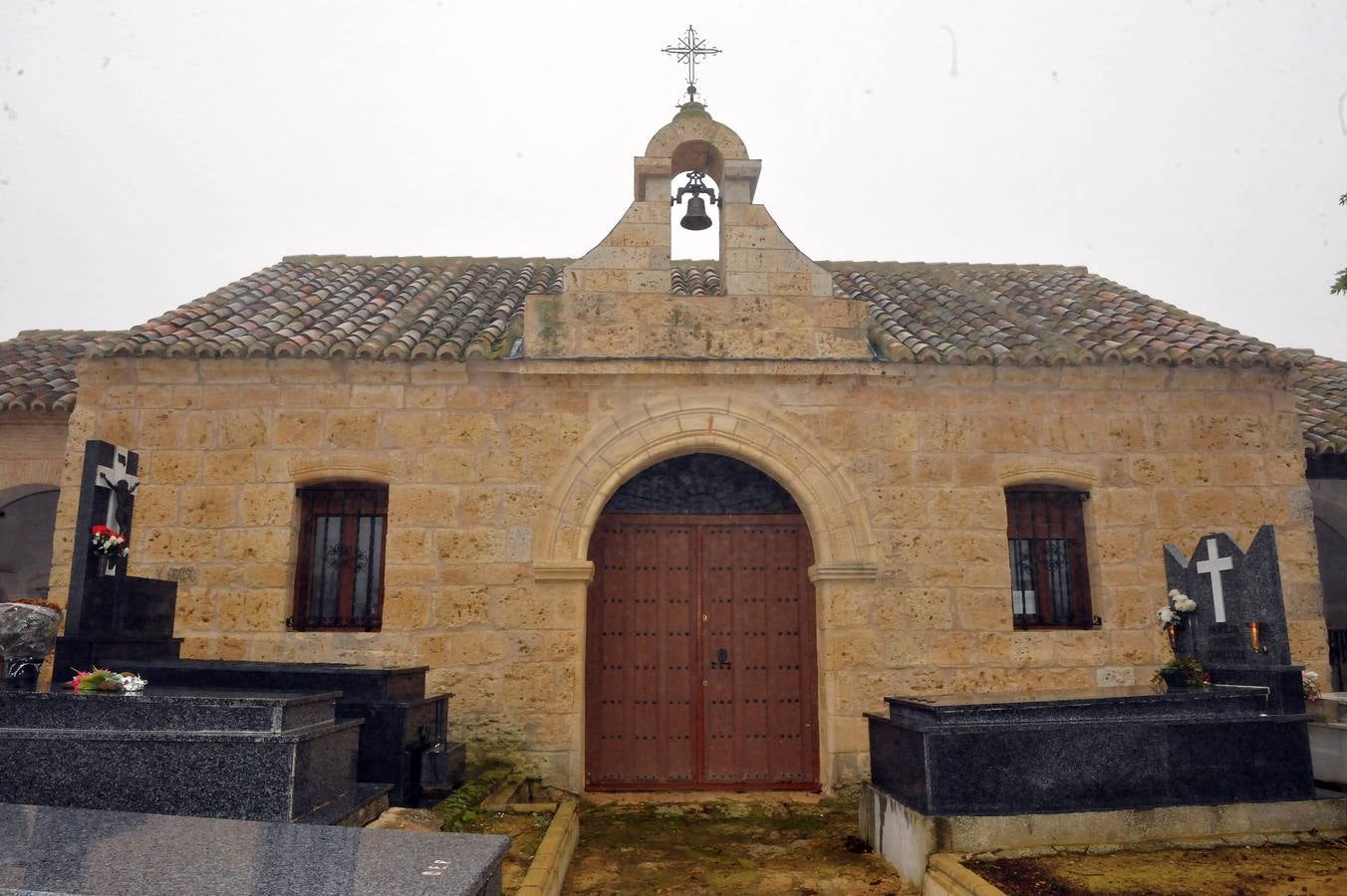 Ceinos de Campos recupera los restos de los arcos de la antigua iglesia de Santa María del Temple