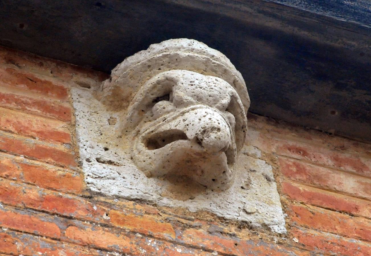 Ceinos de Campos recupera los restos de los arcos de la antigua iglesia de Santa María del Temple