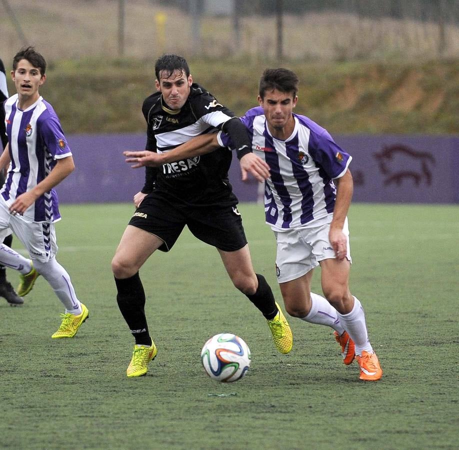 Partido de fútbol entre el Real Valladolid B y el CD Lealtad (1-0)