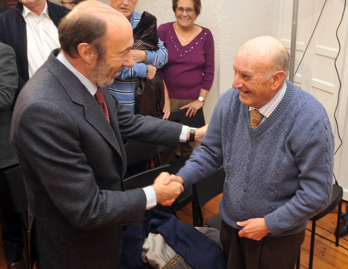 Rubalcaba asiste a un acto de la Agrupación Socialista de Portillo