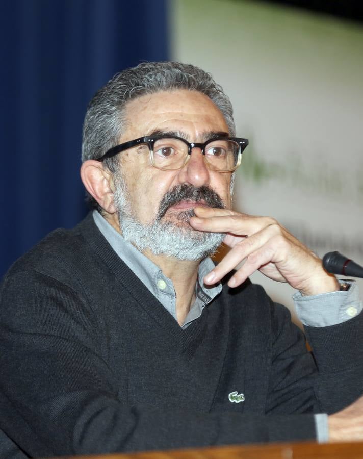 El doctor Ángel Santaolaya en las Aulas de la Salud de El Norte de Castilla