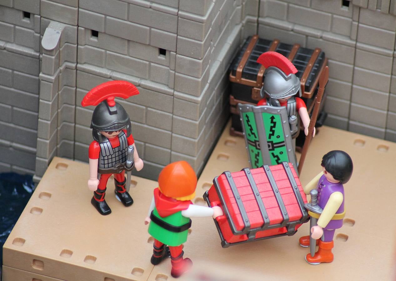 Belén con muñecos de Playmobil en la Residencia Universitaria Fuenleal de Valladolid