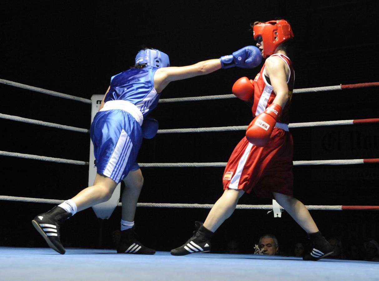 Combate de Boxeo en el Polideportivo Rondilla de Valladolid