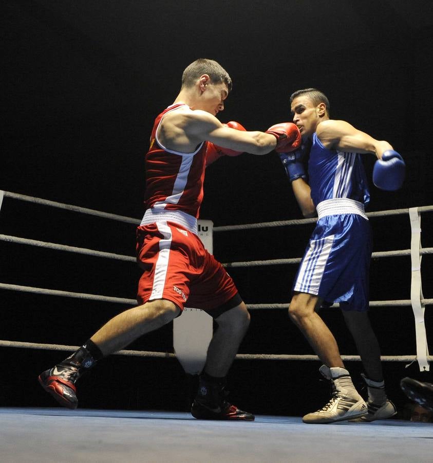 Combate de Boxeo en el Polideportivo Rondilla de Valladolid