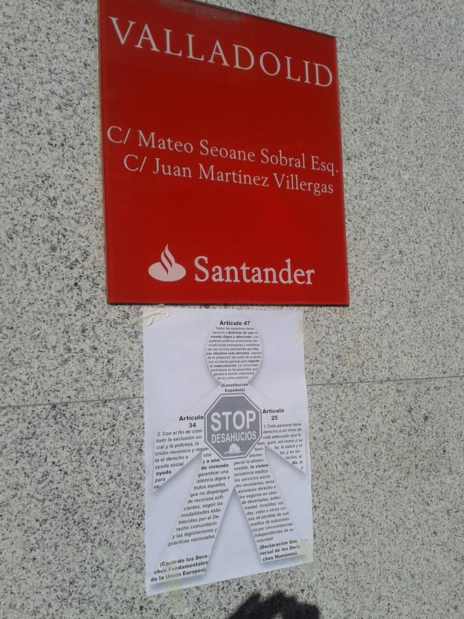 Stop Desahucios empapela los bancos de Valladolid