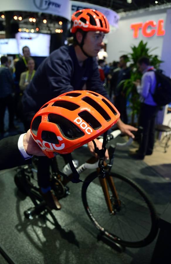 Casco para ciclistas con tecnología inteligente de Eriksson y Volvo.