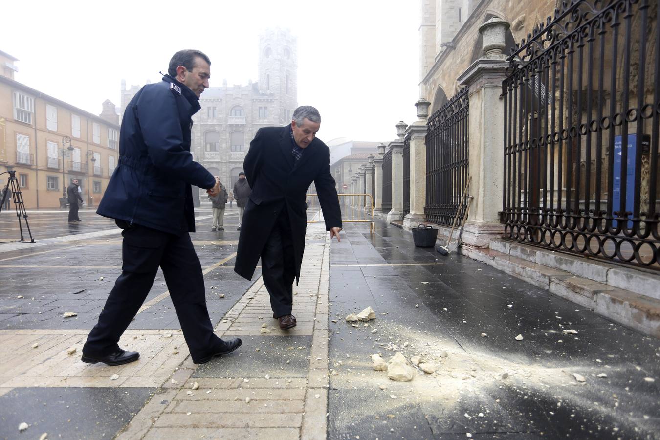 Desprendimiento de un vierteaguas de la Catedral de León