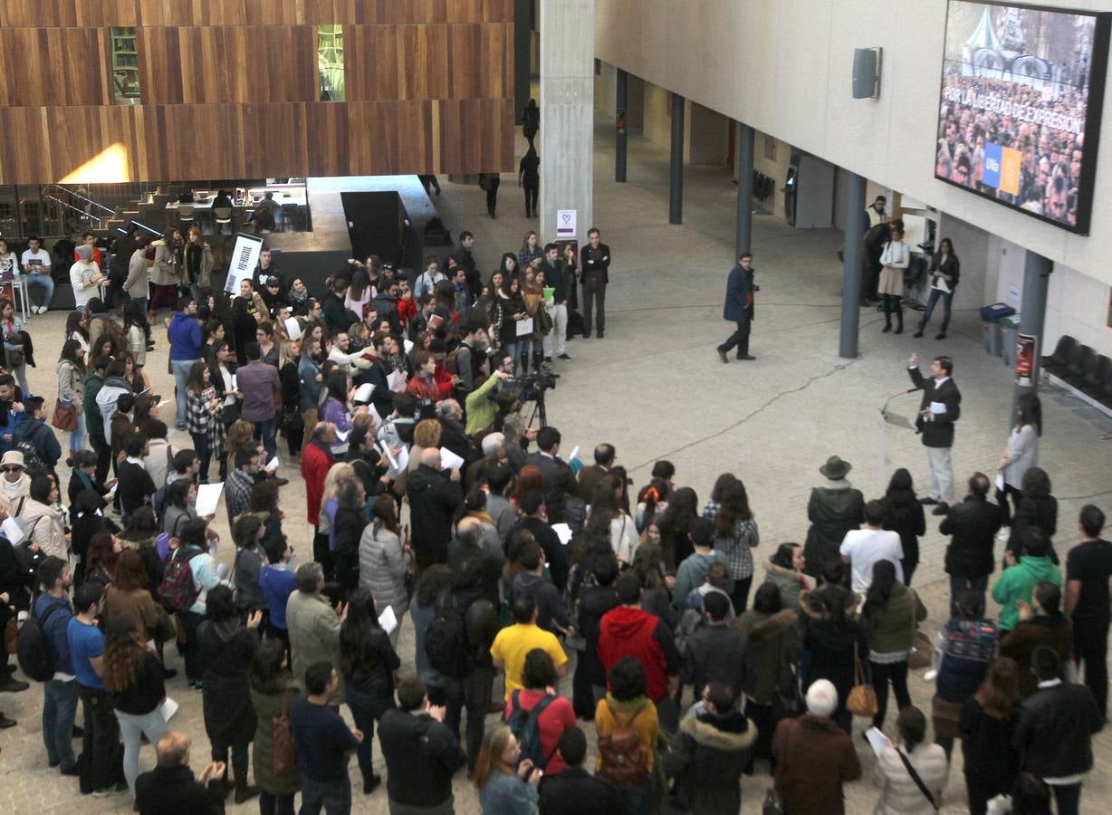 Concentración por la libertad de expresión en el campus María Zambrano de Segovia