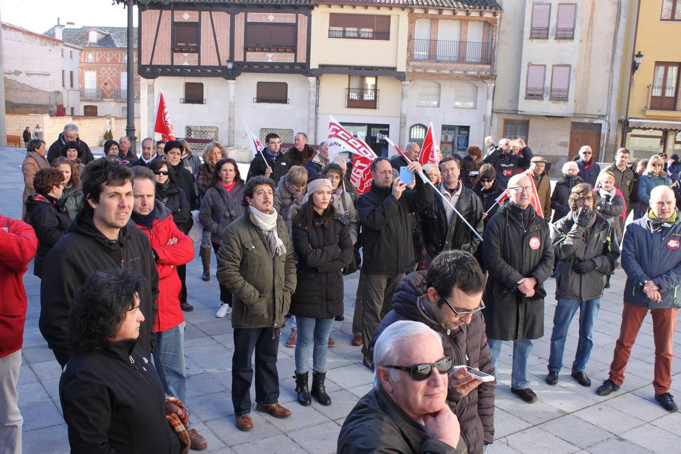 Los vecinos de Baltanás (Palencia) se manifiestan en apoyo a los trabajadores de Elkano y Orio