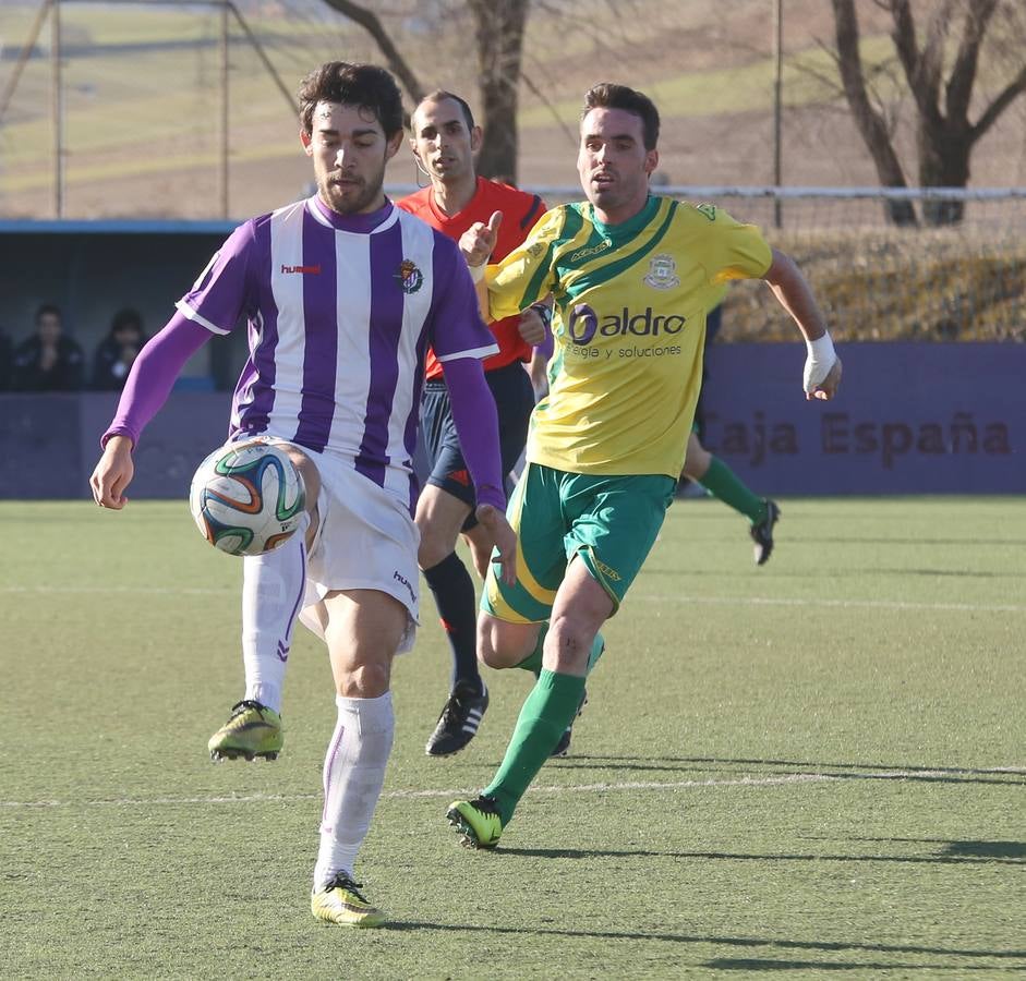 Partido de fútbol entre el Real Valladolid B y el C. D. Tropezón