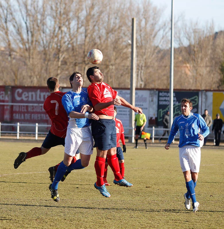 Partido de fútbol entre el Venta de Baños y el Unami Segovia (0-1)