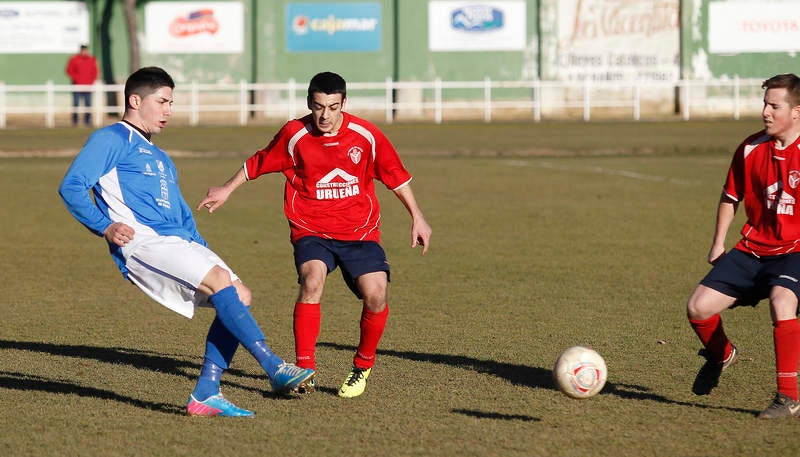 Partido de fútbol entre el Venta de Baños y el Unami Segovia (0-1)