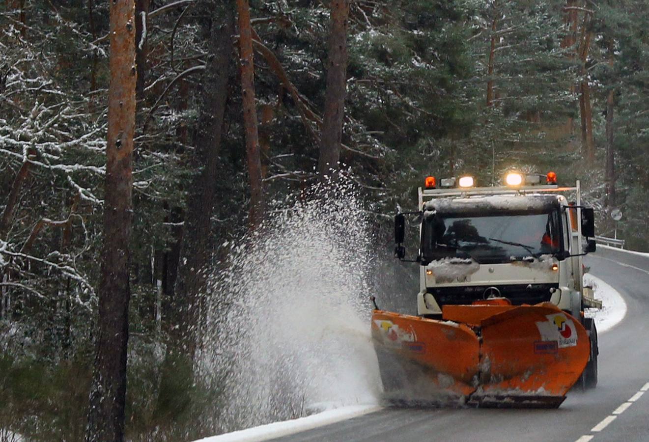 La nieve y el hielo vuelven a hacer acto de presencia en la provincia segoviana