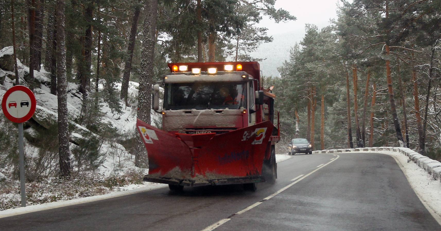 La nieve y el hielo vuelven a hacer acto de presencia en la provincia segoviana