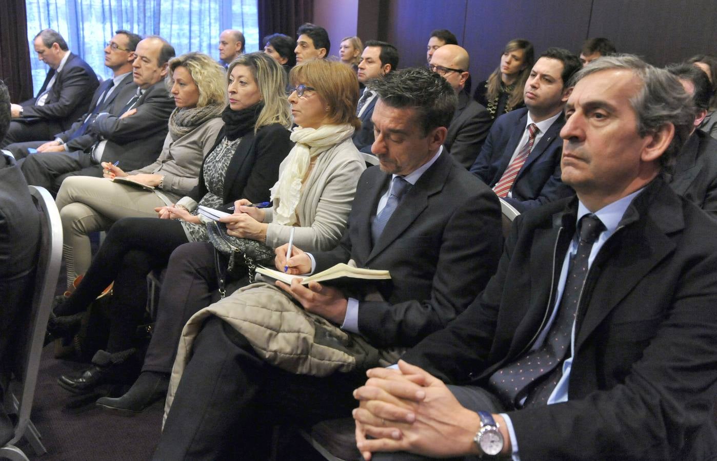 De izquierda a derecha, Juan Pablo Pascual (Diputación de Valladolid); Rafael Pascual y Teodoro Hernández (Cajamar); Yolanda Alonso y Águeda González (Moore Stephens); Montse Serrador (ABC); Rafa Daniel (El Economista);y Sebastián Arias (Alentia).