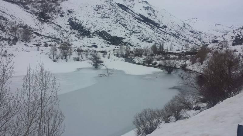 Las localidades palentinas de Aguilar de Campoo y Guardo, cubiertas por la nieve