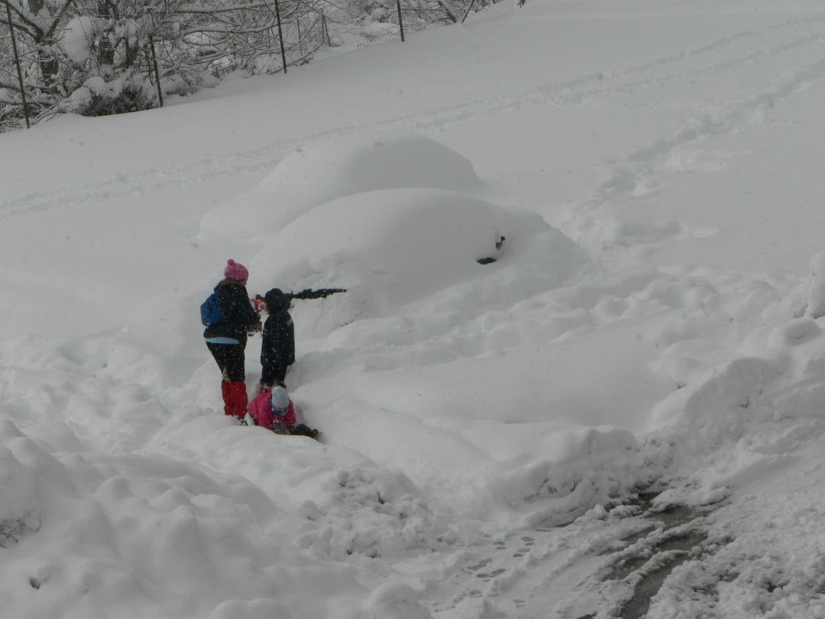 Guardo y Velilla del Río Carrión (Palencia) siguen cubiertos por la nieve