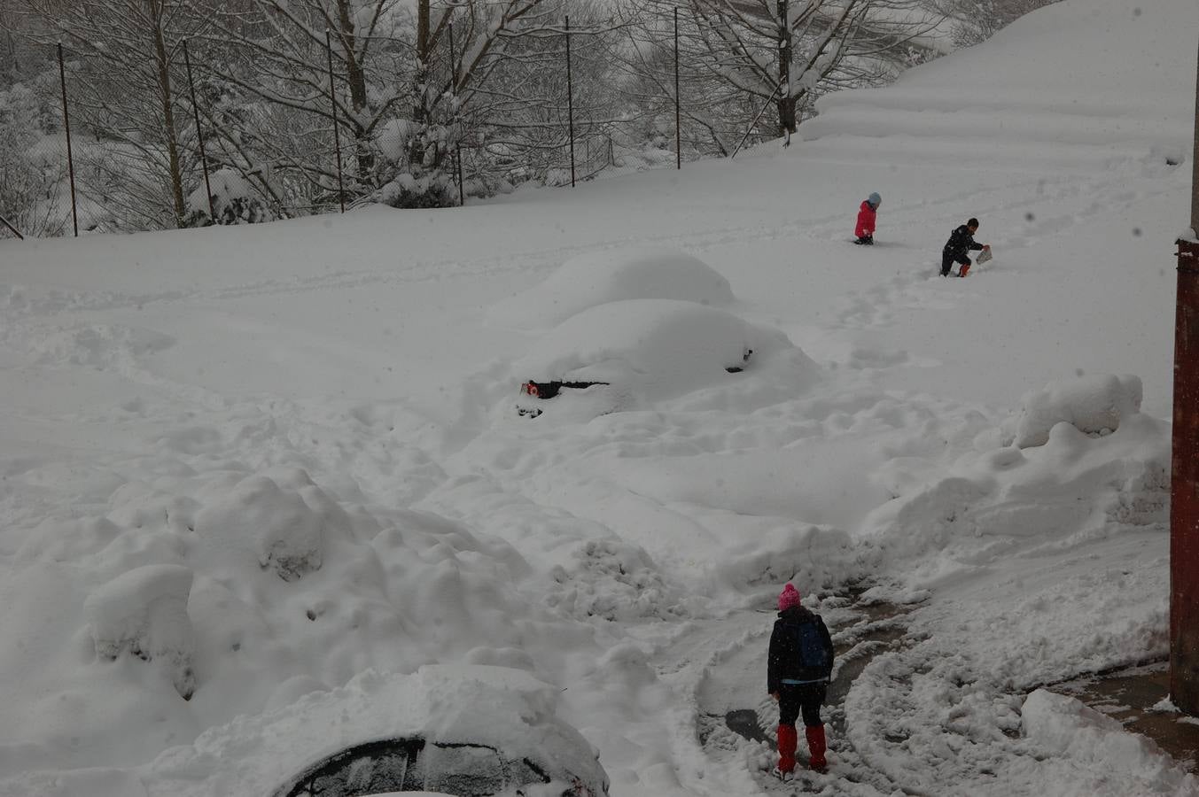 Guardo y Velilla del Río Carrión (Palencia) siguen cubiertos por la nieve