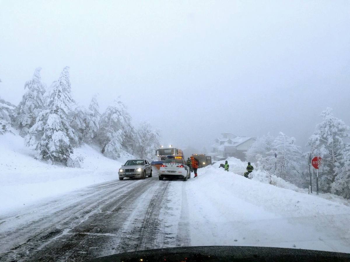 Jornada del sábado con nieve en Segovia