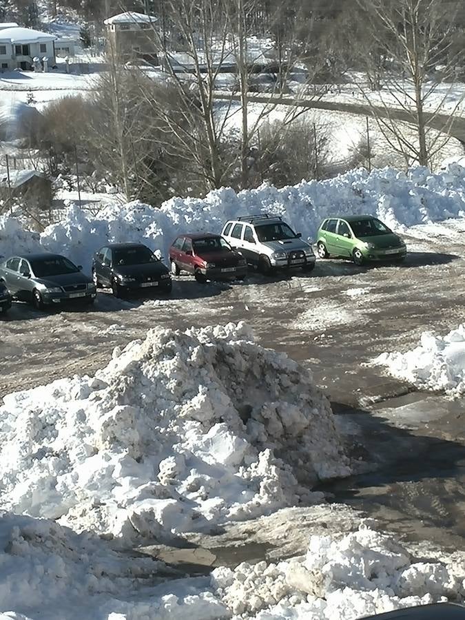 Aguilar de Campoo y Guardo trabajan para limpiar las toneladas de nieve acumuladas en sus calles