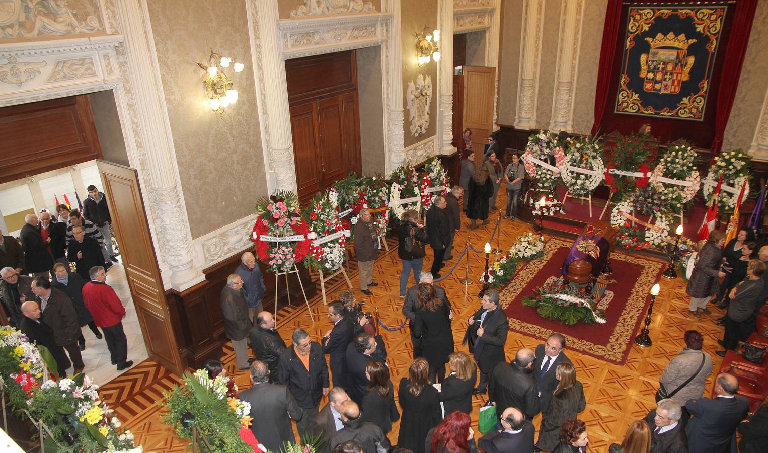 Capilla ardiente del presidente de la Diputación de Palencia, José María Hernández.