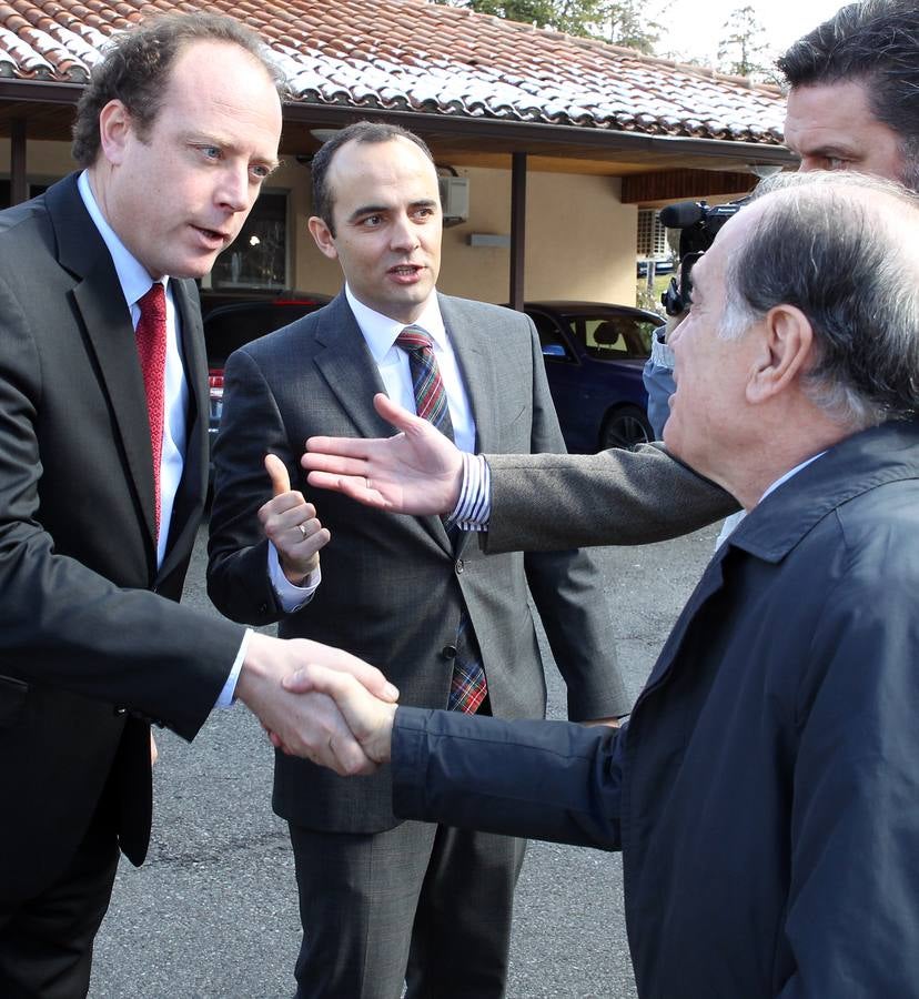 Tomás Villanueva y Silvia Clemente visitan las instalaciones de la fábrica SGD-La Granja Vidriería