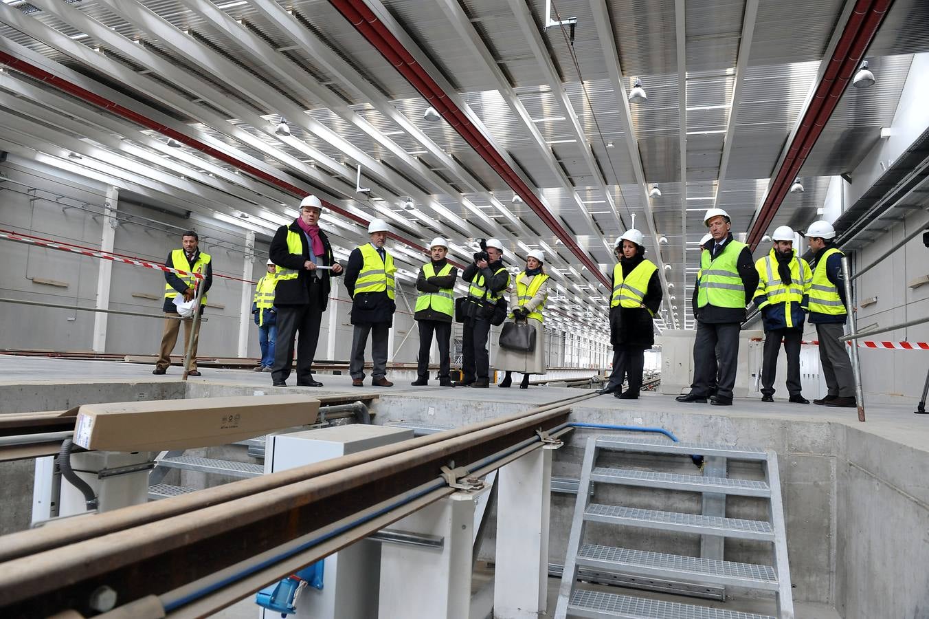 León de la Riva visita los nuevos talleres de Renfe en Valladolid