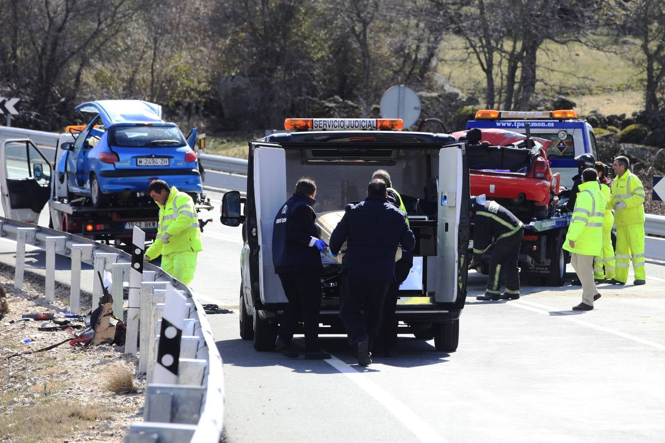 Cinco fallecidos en el choque frontal de dos vehículos en El Tiemblo (Ávila)